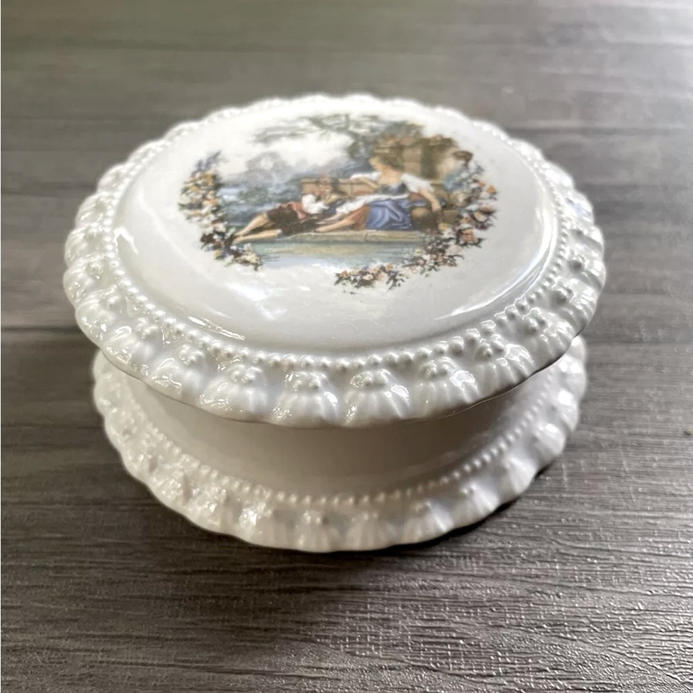 Gator Mold Company Ceramic Lidded Trinket Box Victorian Design Message Inside!